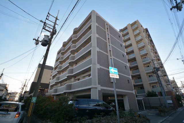 建物外観　安心のオートロック付きです♪
