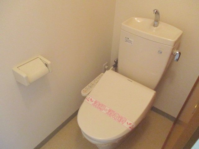 トイレ　2階別室の参考写真です。現況を優先します。(201)