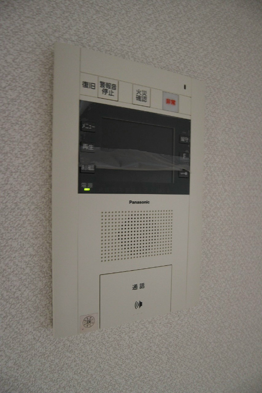 セキュリティ　TVモニター付インターホンなので安心です。