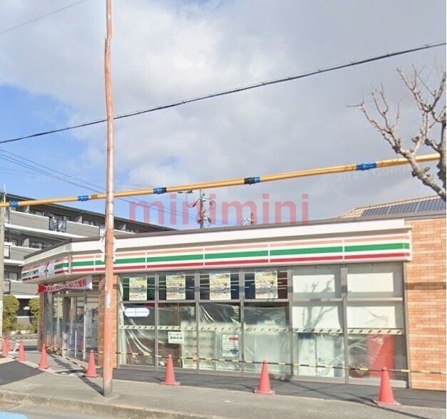 コンビニ　セブンイレブン高槻西真上1丁目店（コンビニ）まで229m