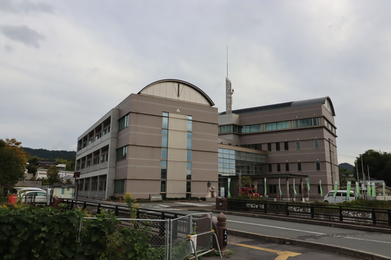 小学校　熊野町立熊野第三小学校（小学校）まで587m