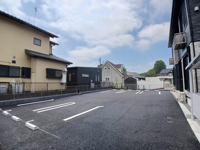 駐車場　駐車場に車を止められます