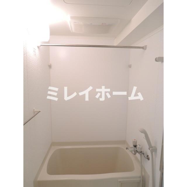 バス・シャワールーム　同建物内、別のお部屋の参考写真になります。
