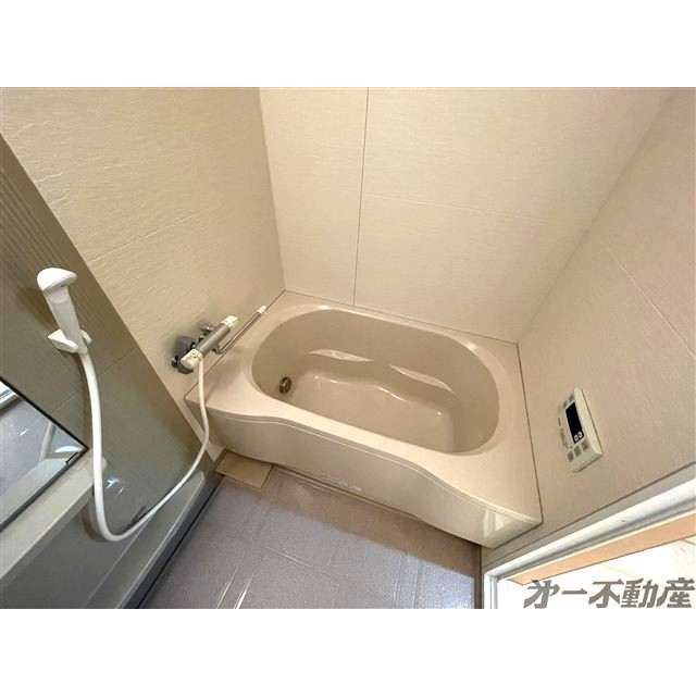 バス・シャワールーム　バスルーム