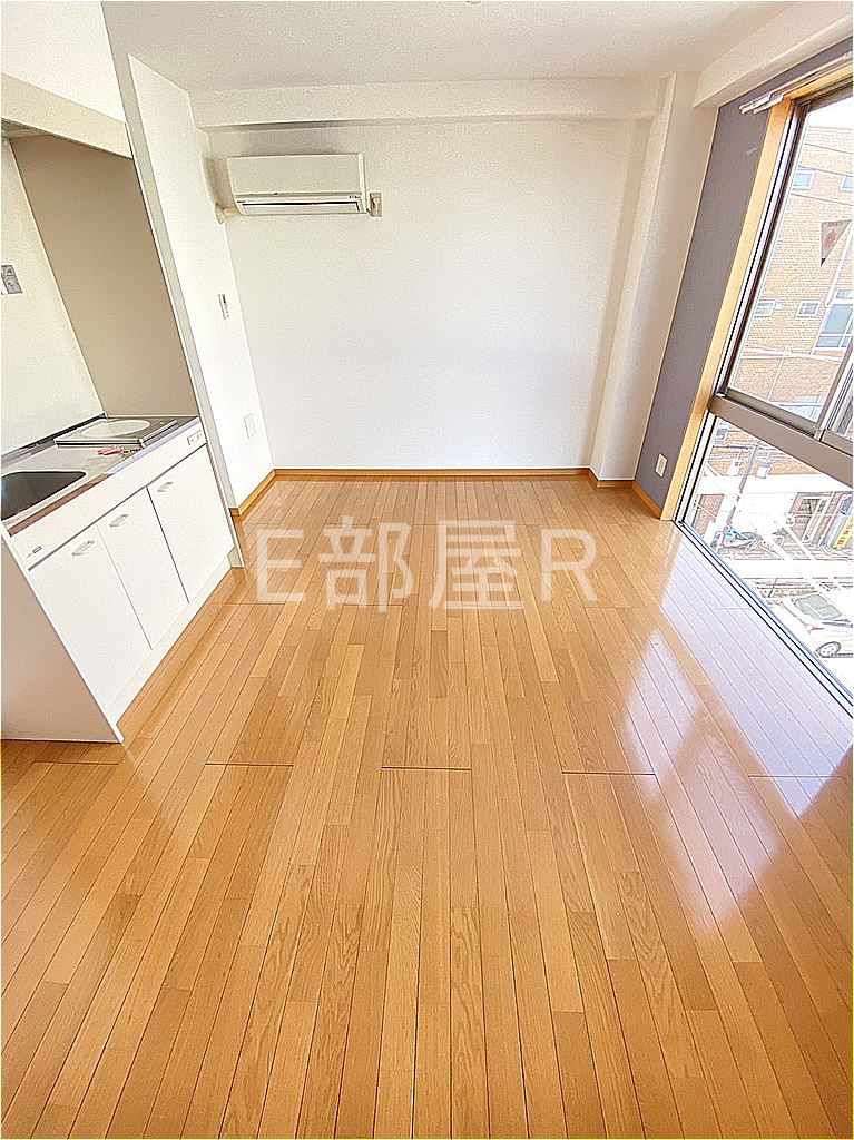 居室・リビング　※部屋の写真です。