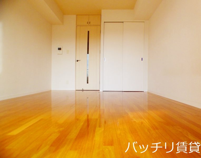居室・リビング　室内写真等は別号数の為、現状優先となります。