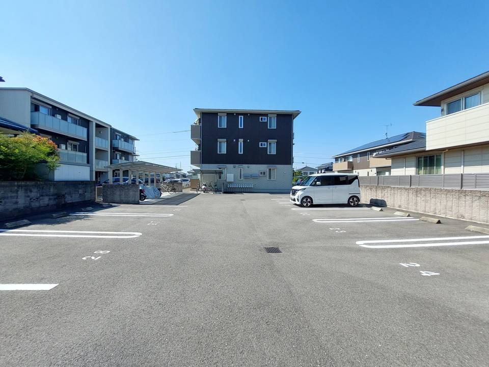 駐車場　駐車場