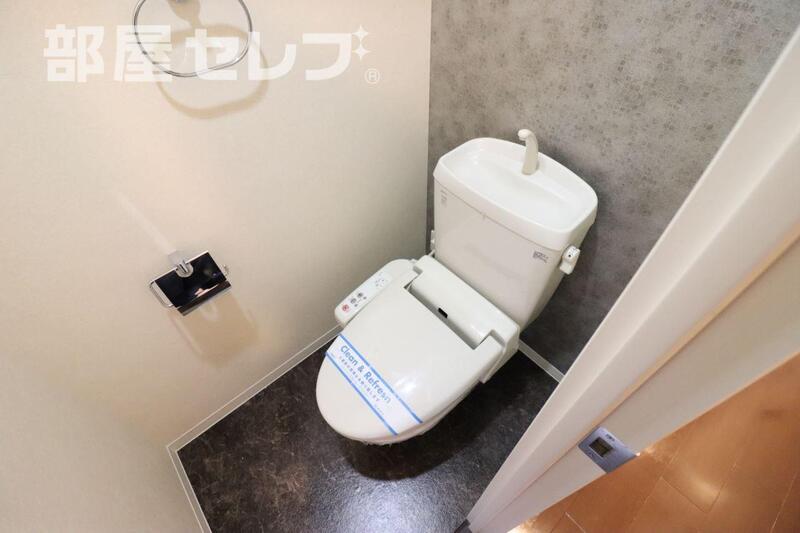トイレ　清潔感のある色合いです