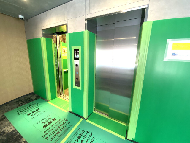 エントランス　エレベーターです！