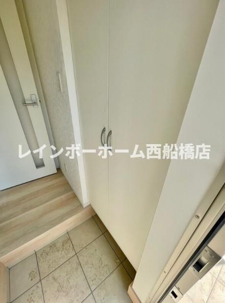 玄関　別部屋参考写真です。