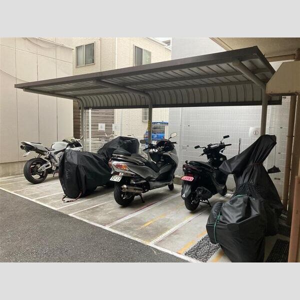 駐車場　バイク置き場