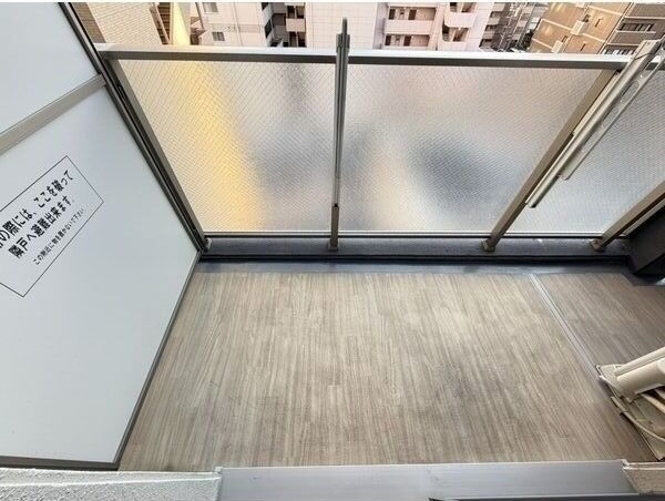 バルコニー　※写真は同じマンションの違う部屋のものになります。