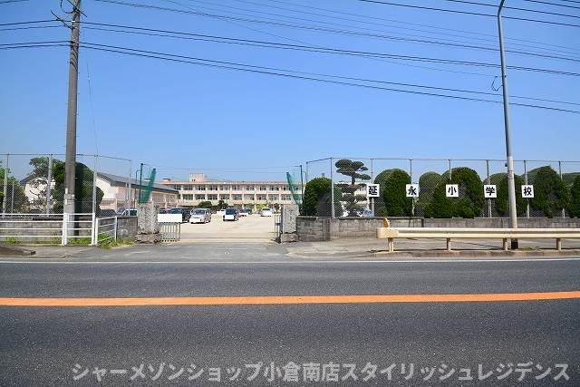 エントランス　行橋市立　延永小学校まで1500m