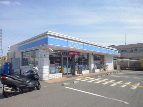 コンビニ　ローソン 持子二丁目店（コンビニ）まで600m