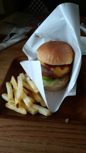 飲食店　Dhyana（ディアーナ）（飲食店）まで993m