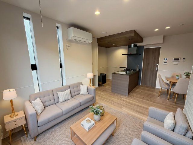 居室・リビング　★11帖のリビングダイニングキッチン★※モデルルームのため、