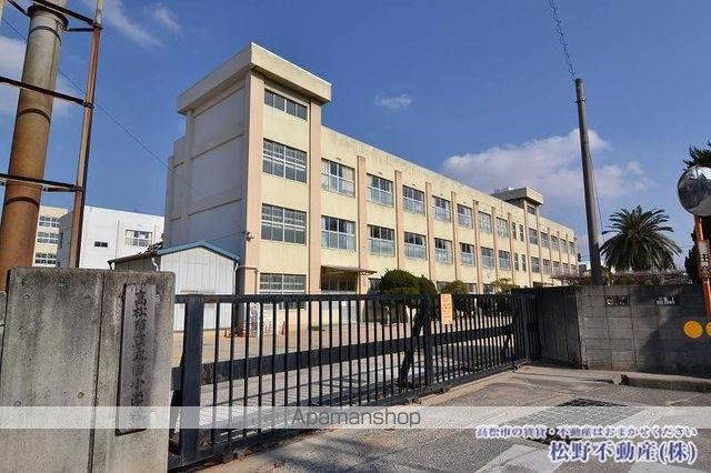 小学校　高松市立太田小学校（小学校）まで727m