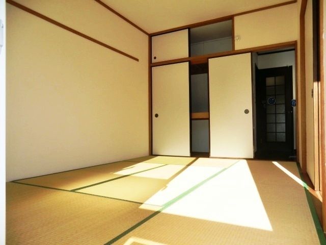 その他部屋・スペース　和室　天袋付き押入れ