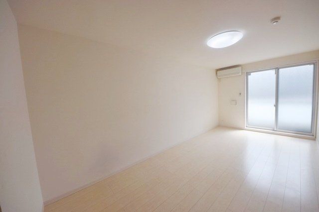 居室・リビング　★キレイなお部屋です★