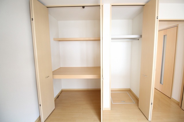 収納　※別部屋参考写真・現況優先※反転
