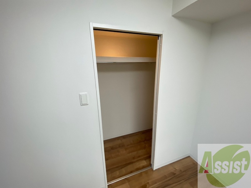収納　寝室の収納です。部屋がすっきり片付きます。