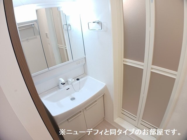 洗面設備　＊　ニューデフィと同タイプのお部屋です。