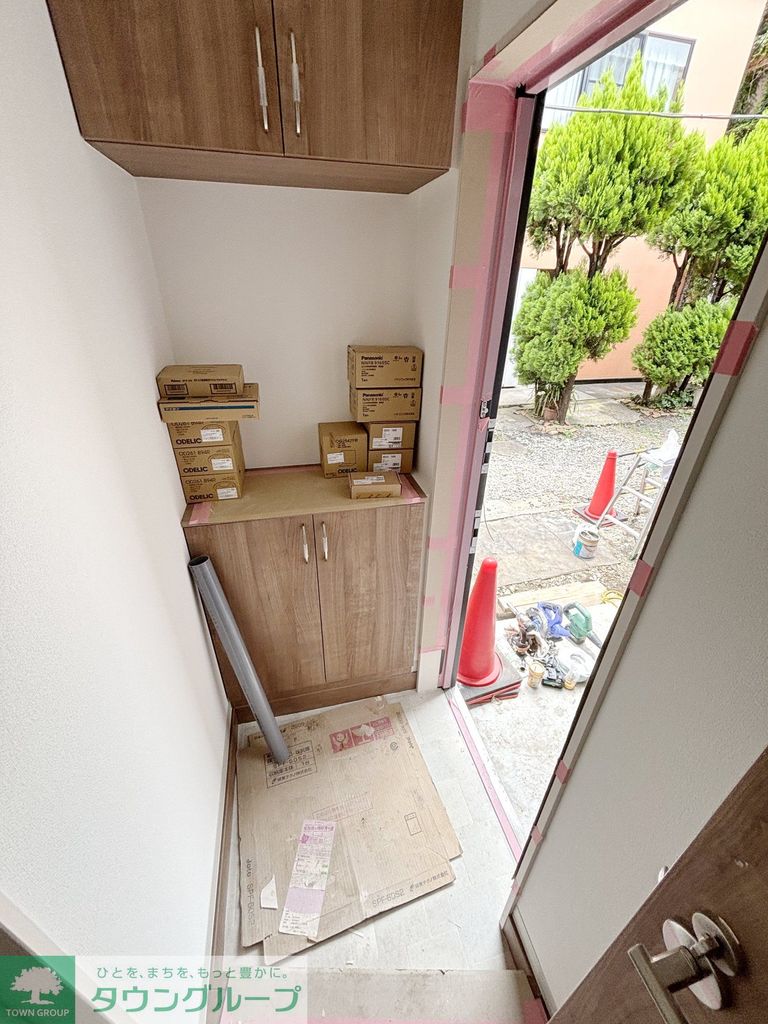 玄関　建築中