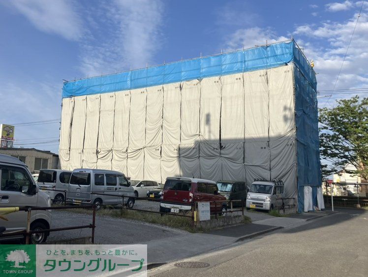 建物外観　駐車場