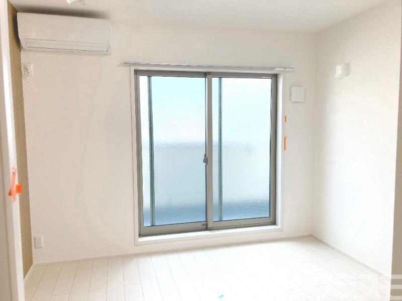 居室・リビング　明るいお部屋です♪
