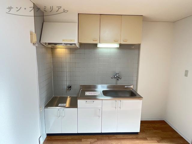 キッチン　同一物件別部屋写真