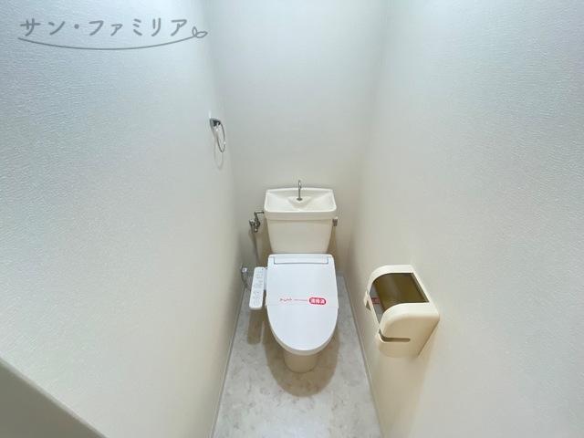 トイレ　同一物件別部屋写真