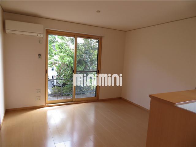 居室・リビング　南向きの明るいお部屋です。