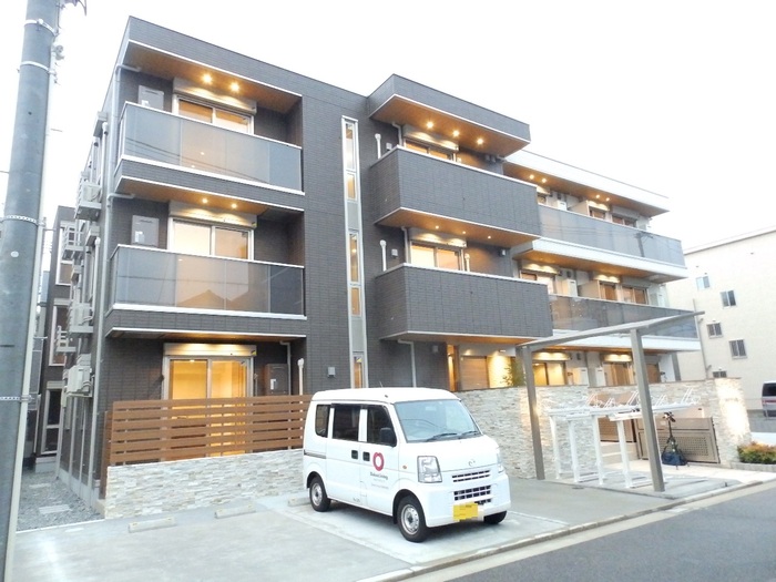 建物外観　サリオス段原日出
