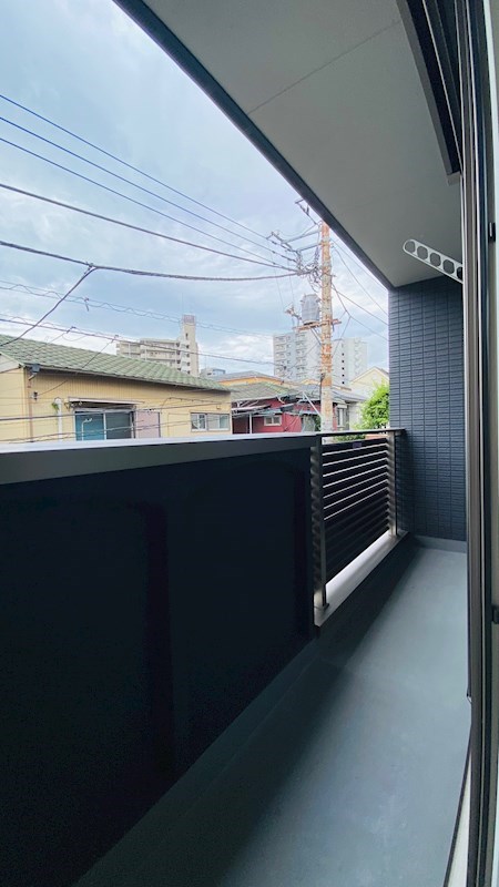 バルコニー　便利で嬉しいバルコニー付きです♪