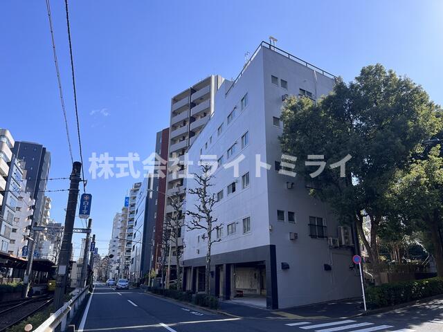 建物外観　通りに面した物件です