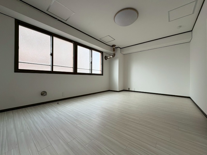 居室・リビング　広くてキレイなお部屋が広がっていて、充実した生活が送れそう。