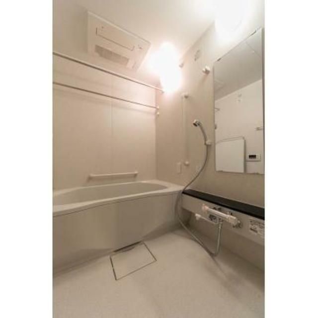 バス・シャワールーム　※別部屋の参考写真です。