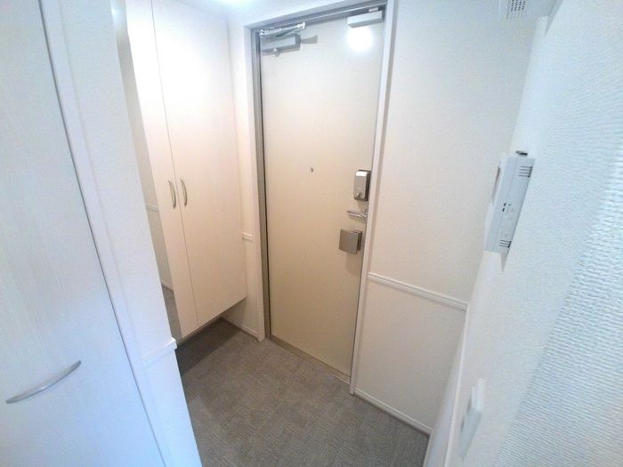 玄関　収納もある玄関です