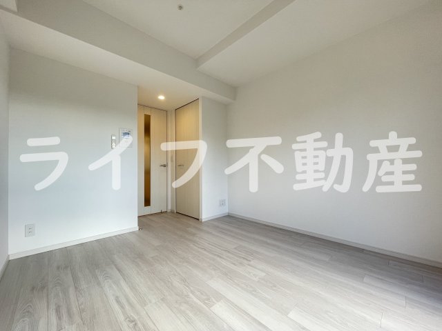 居室・リビング　こちらの居間で趣味の時間をお楽しみください