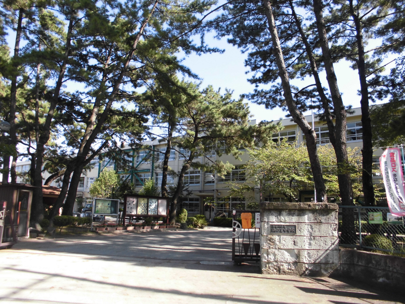中学校　浜の宮中学校（中学校）まで989m