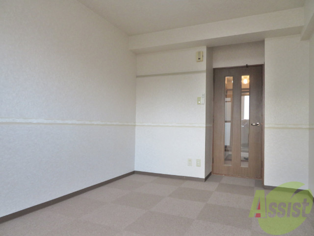 その他部屋・スペース　ベッドを置けば、寝室の出来上がりですねー