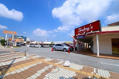 ショッピングセンター　プラザハウス（ショッピングセンター）まで300m
