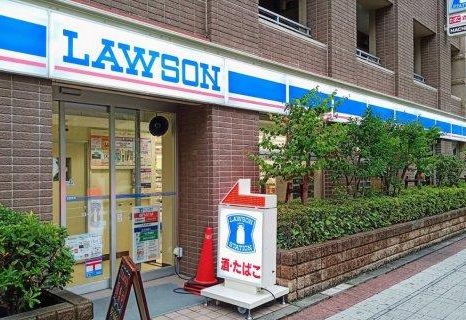 コンビニ　ローソン 馬喰町駅前店（コンビニ）まで411m