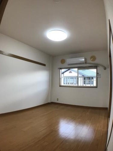 その他部屋・スペース　風通しも良い寝室です☆