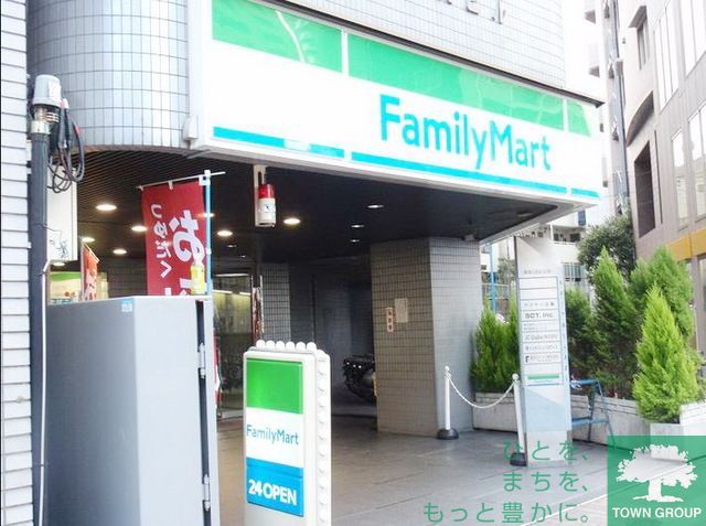 コンビニ　ファミリーマート（コンビニ）まで210m