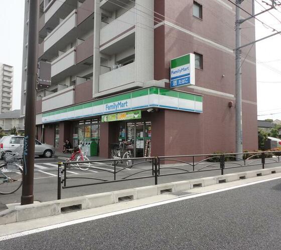 コンビニ　ファミリーマート辻堂神台店（コンビニ）まで359m