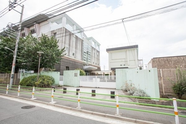 中学校　大田区立蓮沼中学校（中学校）まで858m