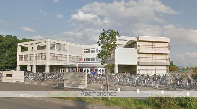 中学校　樽川中学校（中学校）まで511m