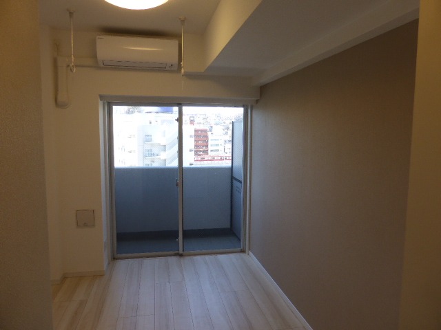リヴシティ横濱末吉町の居間写真