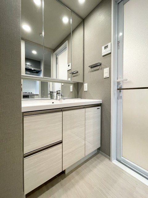 洗面設備　※写真は同タイプ住戸です。